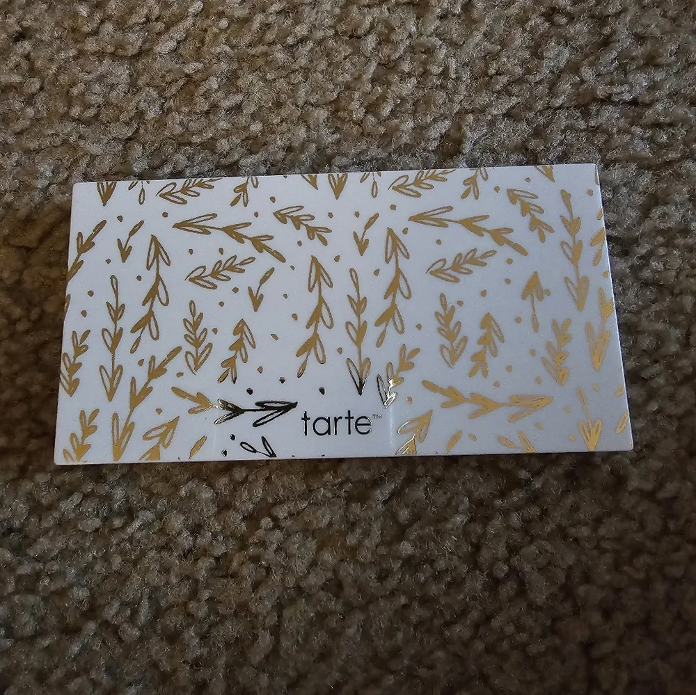Tarte Warm Wishes Eye & Cheek Palette, matte & glitter ON SALE 🔥 - Picture 2 of 9